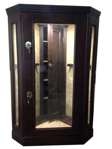 Corner safe Showcase in "Corner" finish