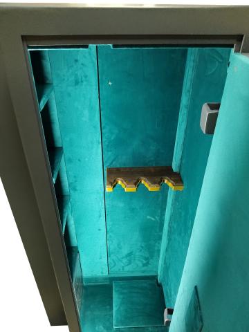 Gun safe for 3 barrels