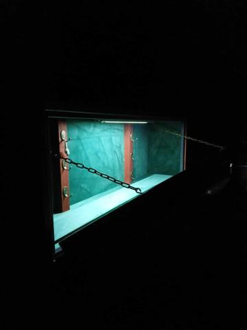 Horizontal safe with armored glass "Nut"